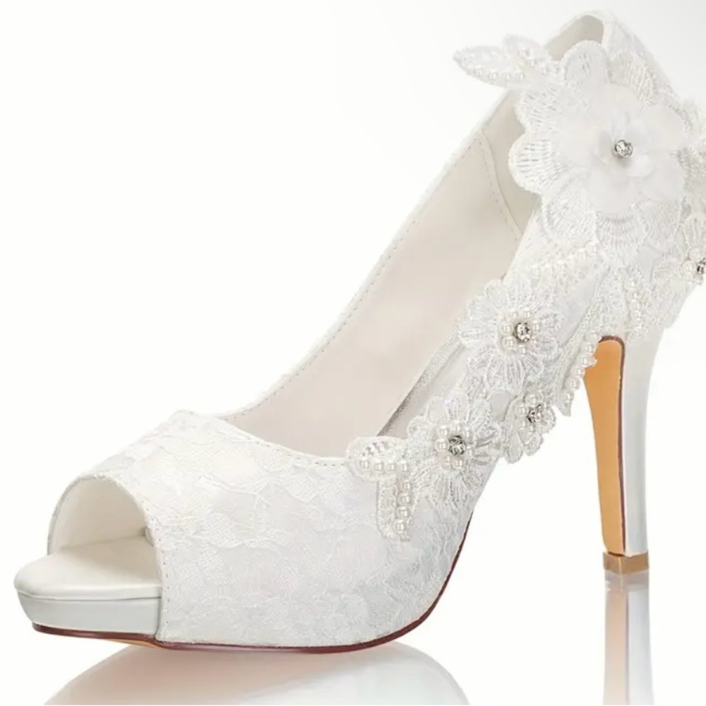 Elegant White Lace Women's Heels